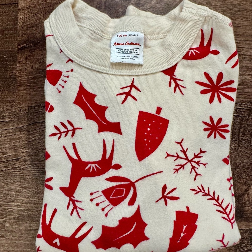 Hanna Andersson Cream and Red Cotton Holiday Pajamas, Size 6-7